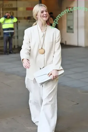 Elle Fanning / ellefanning nude photo #3547