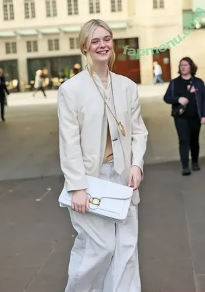 Elle Fanning / ellefanning nude photo #3548