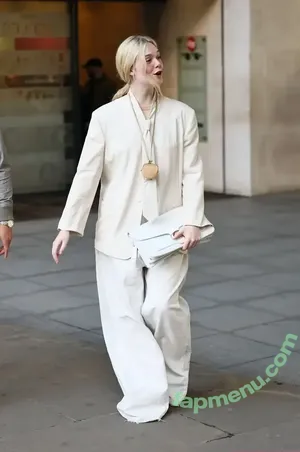 Elle Fanning / ellefanning nude photo #3552