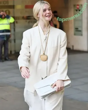 Elle Fanning / ellefanning nude photo #3554