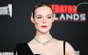 Elle Fanning / ellefanning nude photo #3614