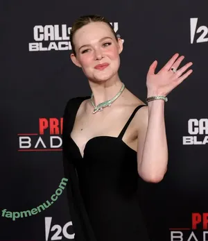 Elle Fanning / ellefanning nude photo #3640