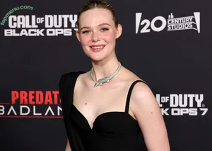 Elle Fanning / ellefanning nude photo #3641