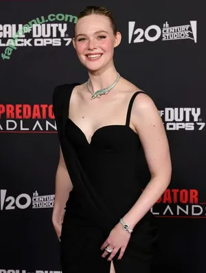 Elle Fanning / ellefanning nude photo #3644