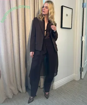 Elle Fanning / ellefanning nude photo #3652