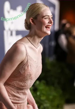 Elle Fanning / ellefanning nude photo #3676