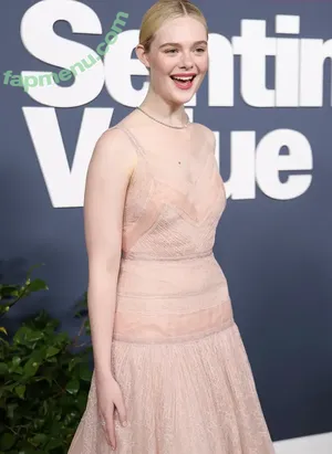 Elle Fanning / ellefanning nude photo #3679