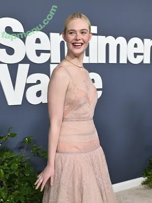Elle Fanning / ellefanning nude photo #3682