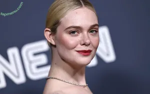Elle Fanning / ellefanning nude photo #3706