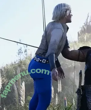 Elle Fanning / ellefanning nude photo #3708