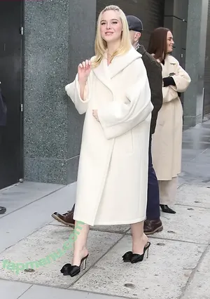 Elle Fanning / ellefanning nude photo #3714