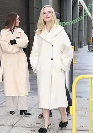 Elle Fanning / ellefanning nude photo #3721