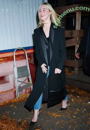 Elle Fanning / ellefanning nude photo #3749