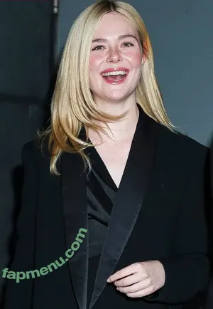 Elle Fanning / ellefanning nude photo #3752