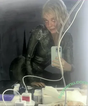 Elle Fanning / ellefanning nude photo #3764