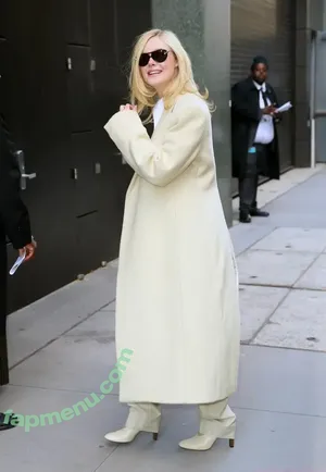 Elle Fanning / ellefanning nude photo #3783