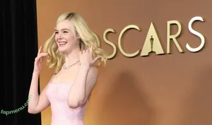 Elle Fanning / ellefanning nude photo #3875
