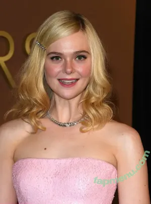 Elle Fanning / ellefanning nude photo #3886