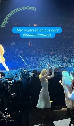 Elle Fanning / ellefanning nude photo #3898