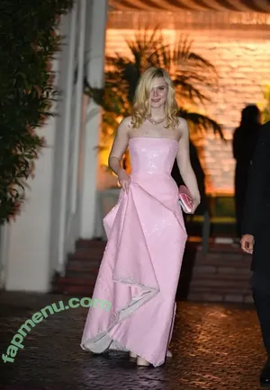 Elle Fanning / ellefanning nude photo #3903