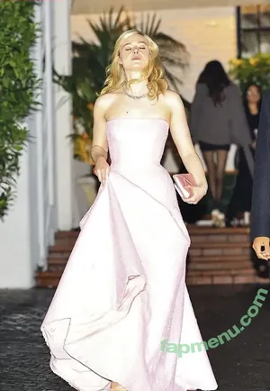 Elle Fanning / ellefanning nude photo #3912