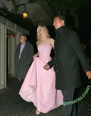 Elle Fanning / ellefanning nude photo #3922