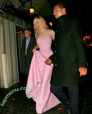 Elle Fanning / ellefanning nude photo #3925