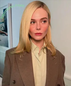 Elle Fanning / ellefanning nude photo #3939