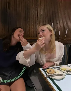 Elle Fanning / ellefanning nude photo #3940