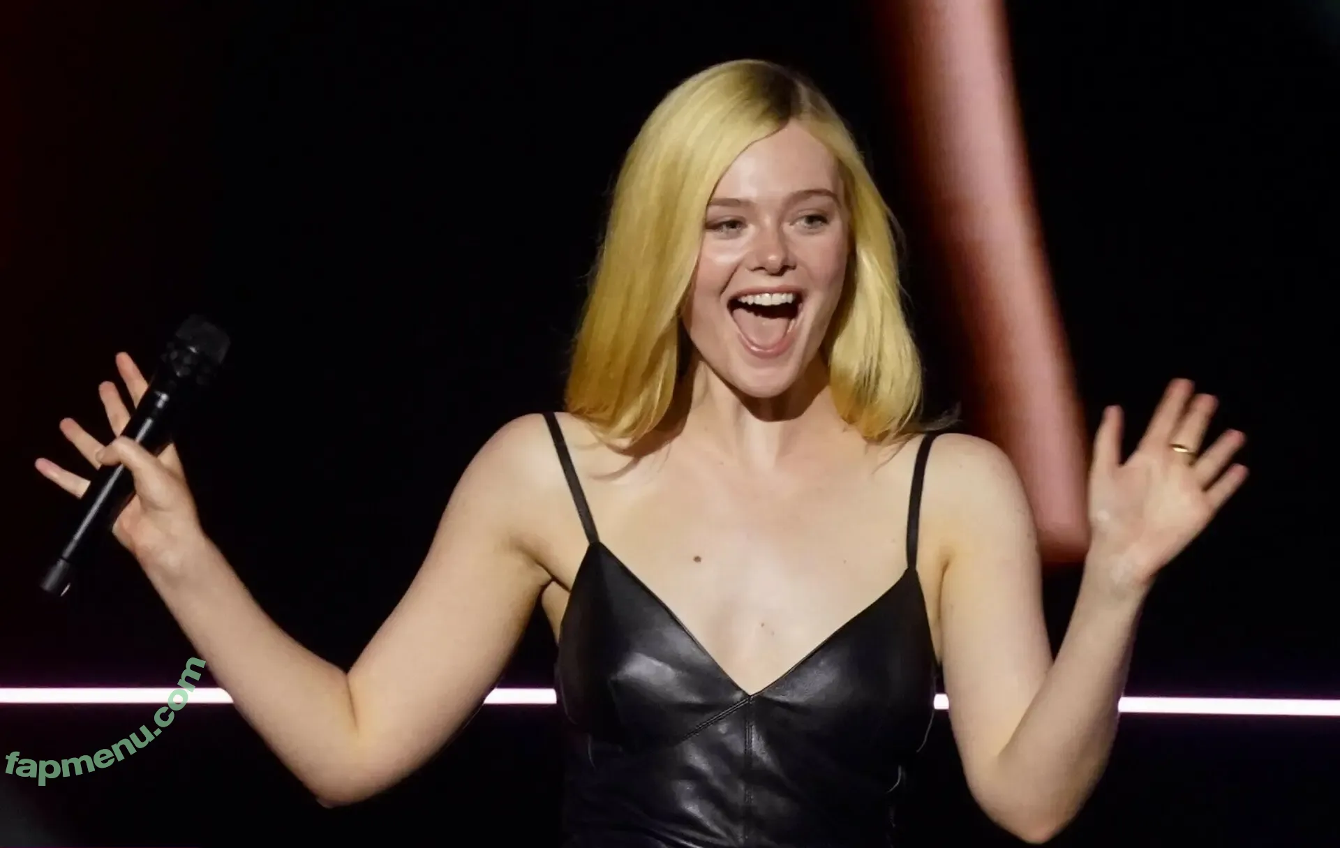 Elle Fanning nude photo #3236 (ellefanning)