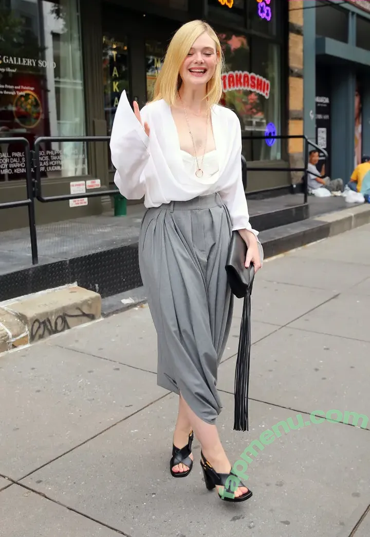 Elle Fanning nude photo #3285 (ellefanning)