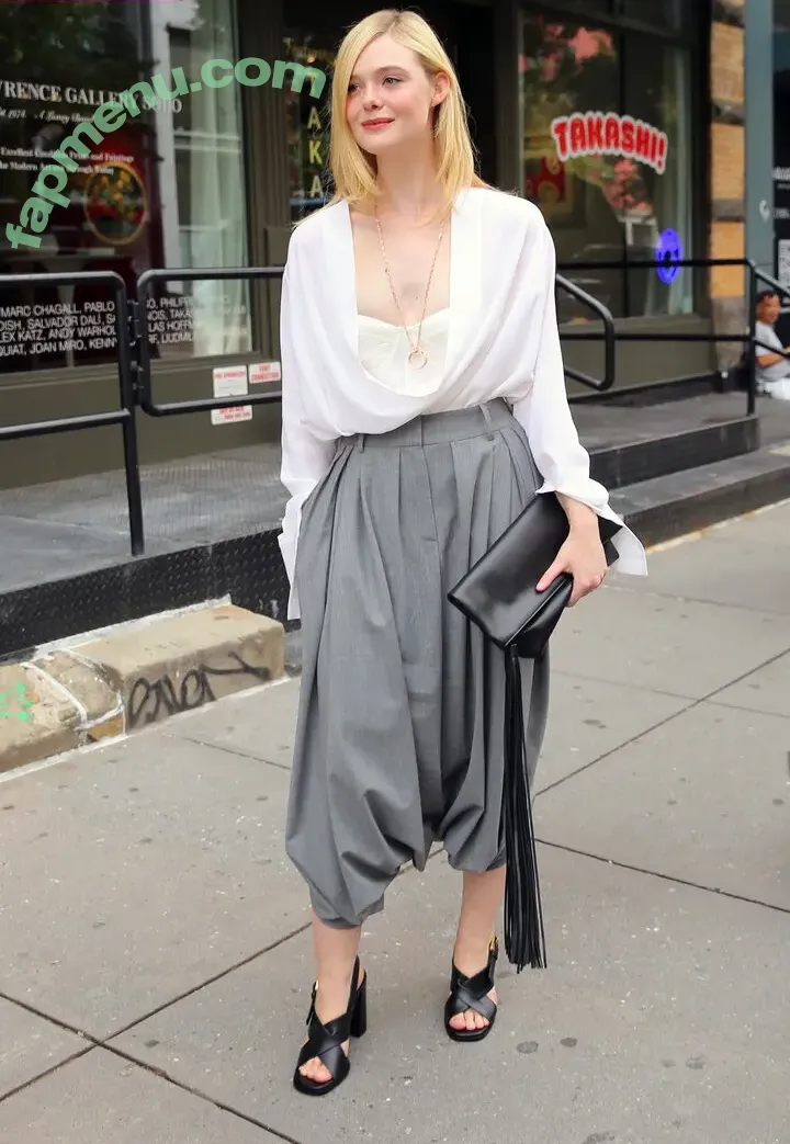 Elle Fanning nude photo #3286 (ellefanning)