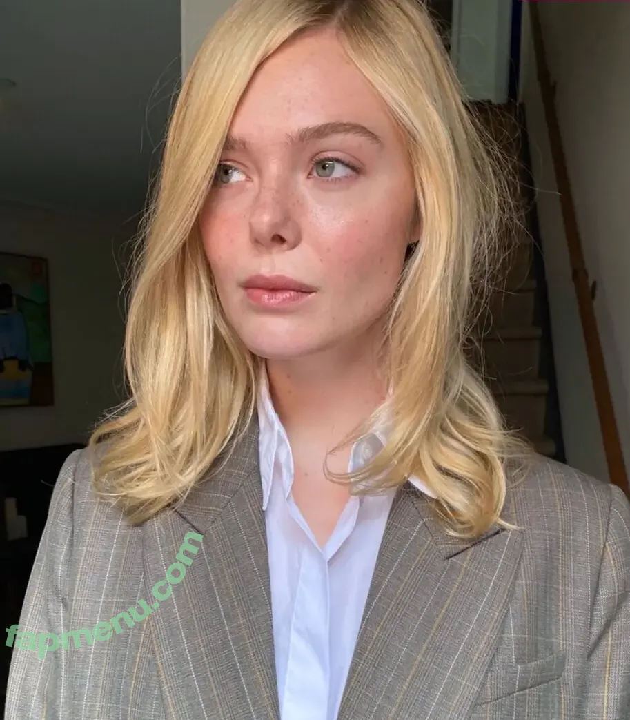 Elle Fanning nude photo #3303 (ellefanning)