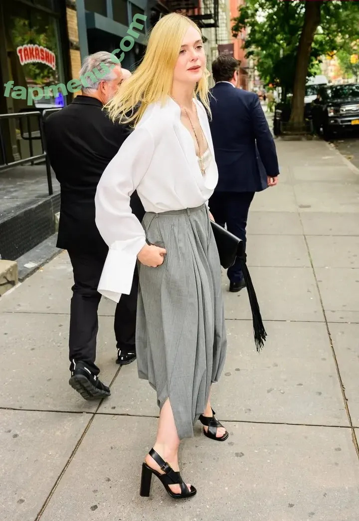 Elle Fanning nude photo #3306 (ellefanning)