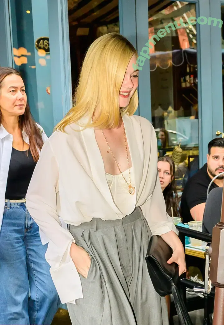 Elle Fanning nude photo #3312 (ellefanning)