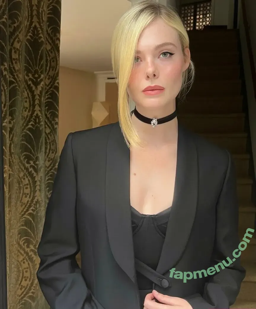 Elle Fanning nude photo #3346 (ellefanning)