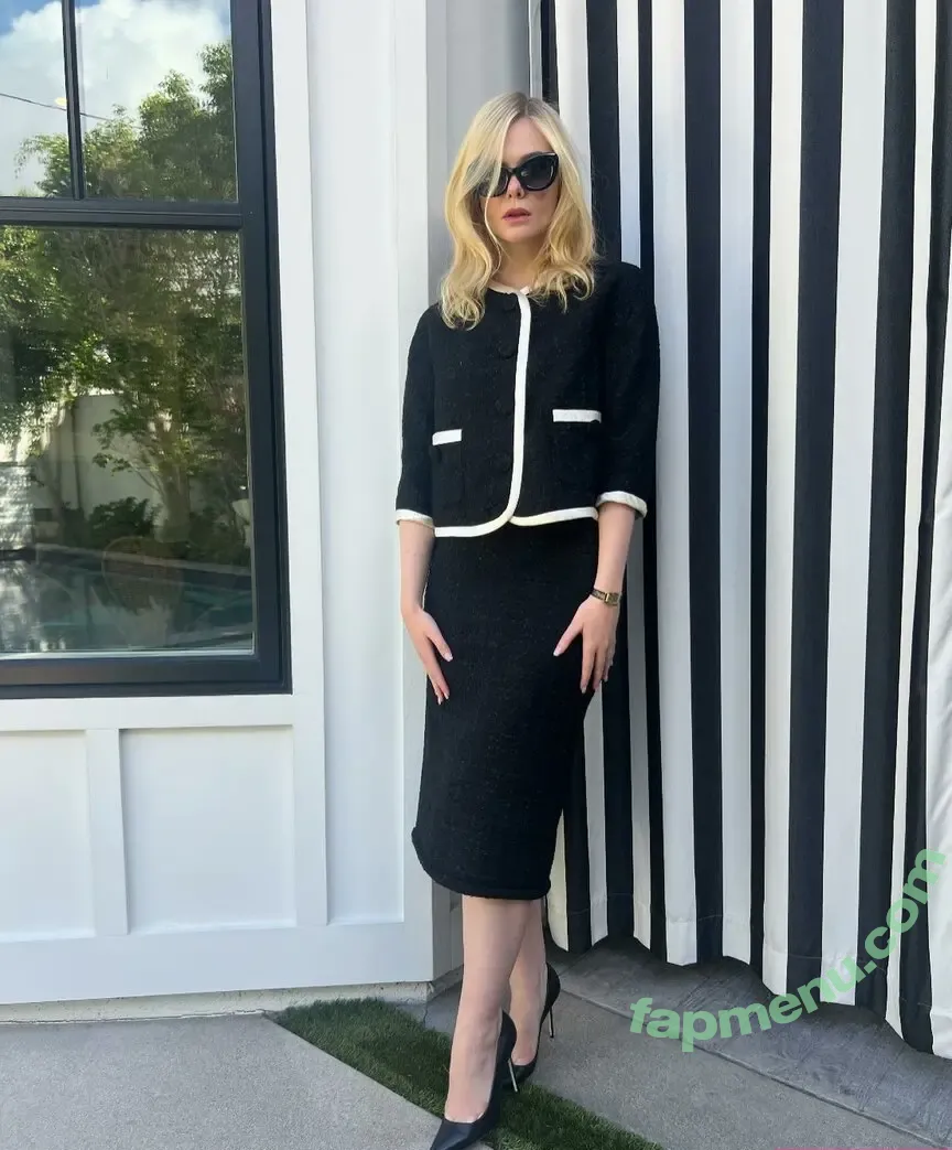Elle Fanning nude photo #3350 (ellefanning)