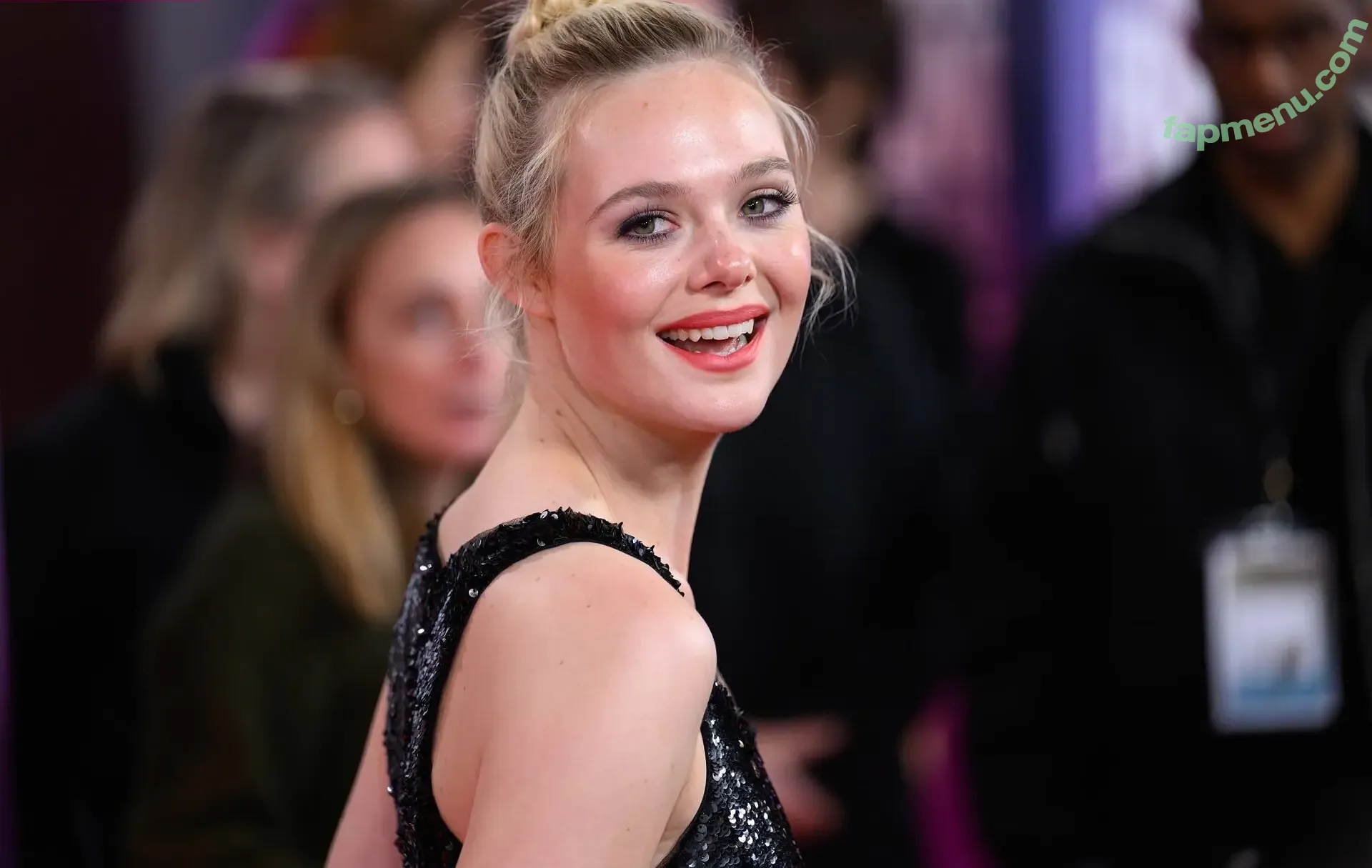 Elle Fanning nude photo #3356 (ellefanning)