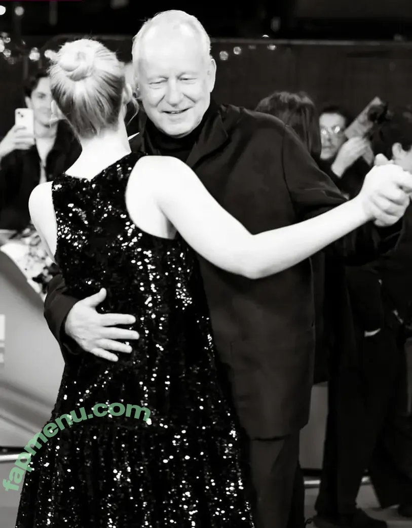 Elle Fanning nude photo #3367 (ellefanning)