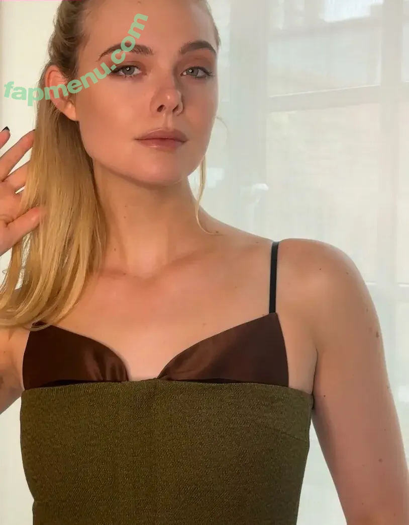 Elle Fanning nude photo #3374 (ellefanning)
