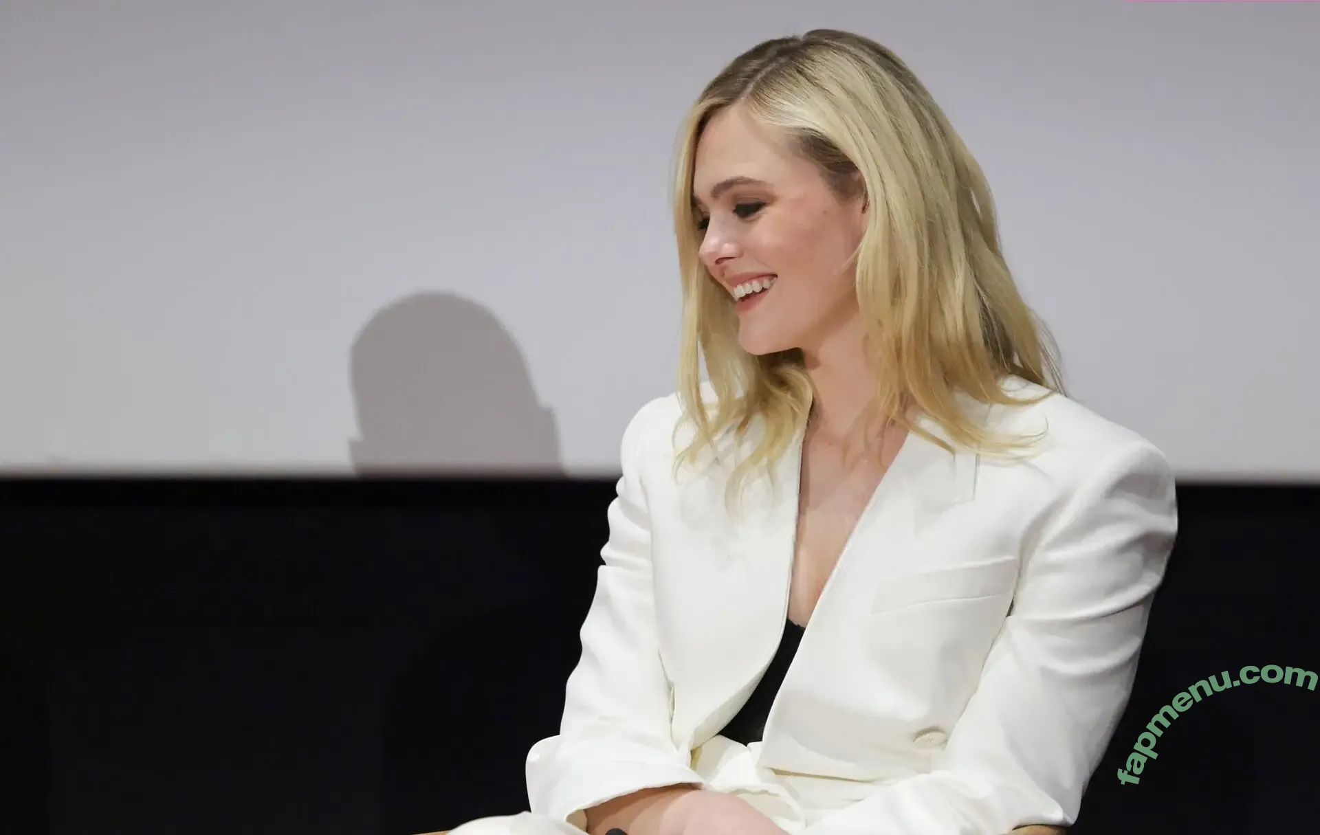 Elle Fanning nude photo #3377 (ellefanning)