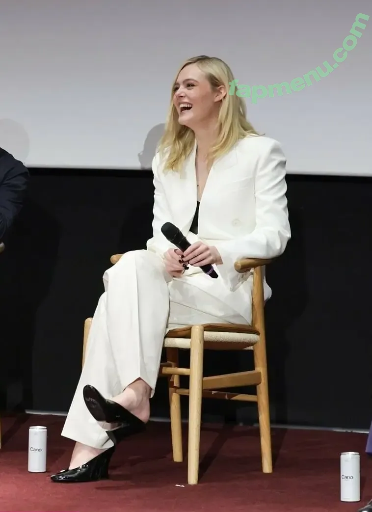 Elle Fanning nude photo #3392 (ellefanning)