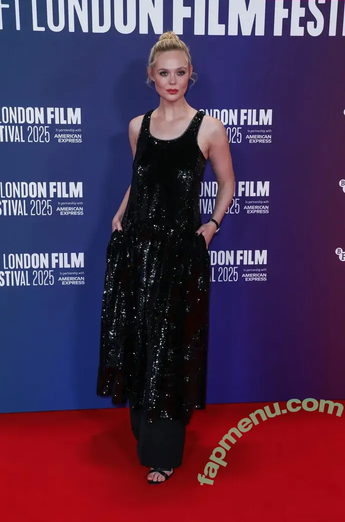 Elle Fanning nude photo #3426 (ellefanning)