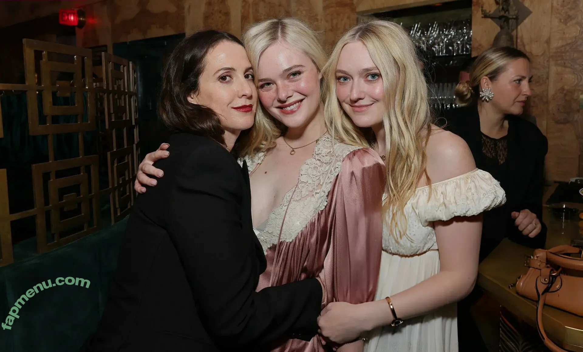 Elle Fanning nude photo #3439 (ellefanning)