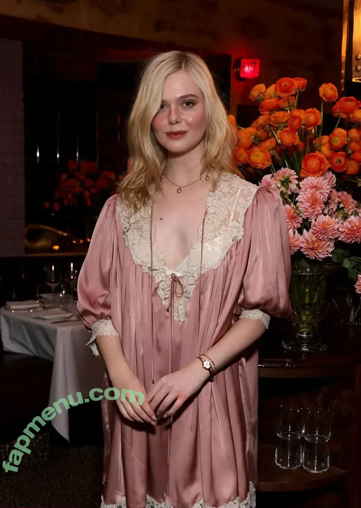 Elle Fanning nude photo #3441 (ellefanning)