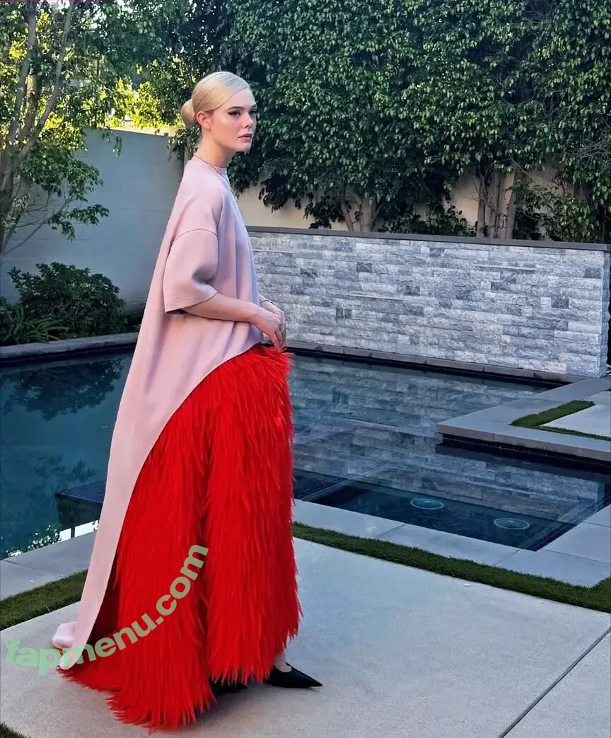 Elle Fanning nude photo #3458 (ellefanning)