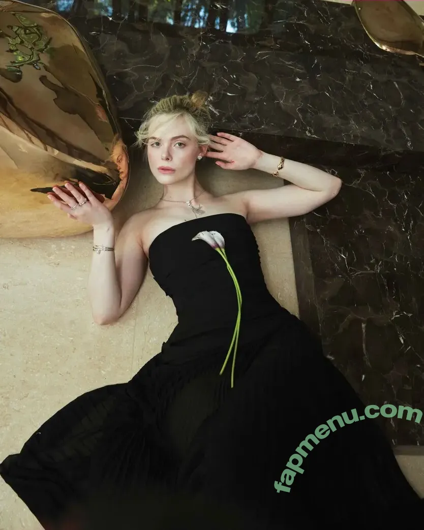 Elle Fanning nude photo #3460 (ellefanning)