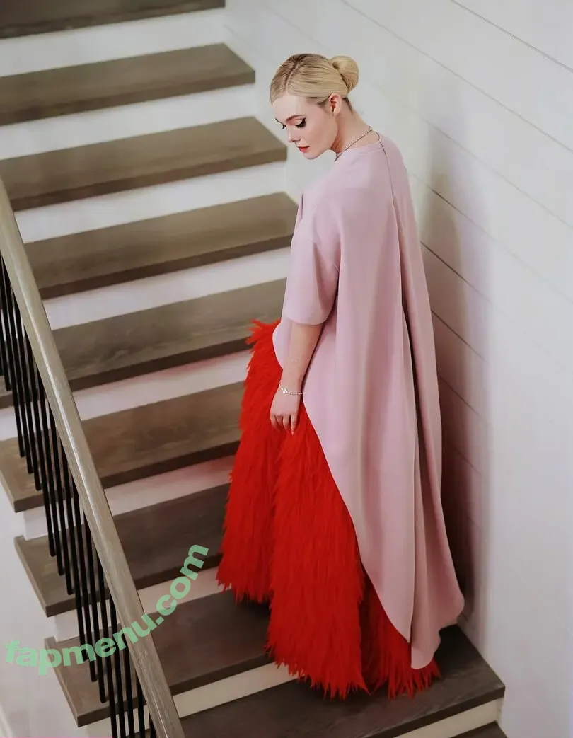 Elle Fanning nude photo #3464 (ellefanning)