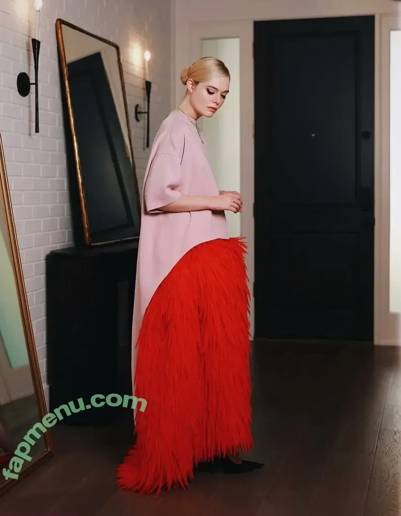 Elle Fanning nude photo #3465 (ellefanning)