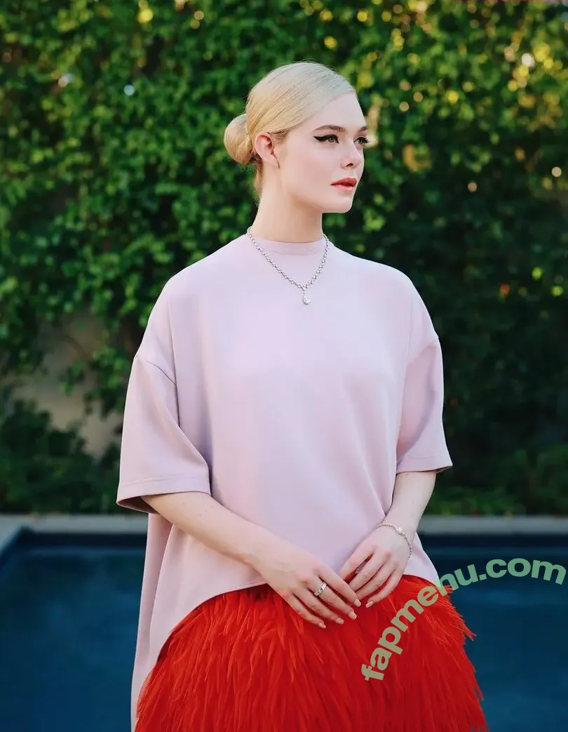 Elle Fanning nude photo #3466 (ellefanning)